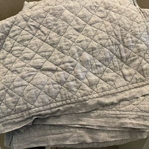 POTTERY BARN KING QUILT & SHAMS